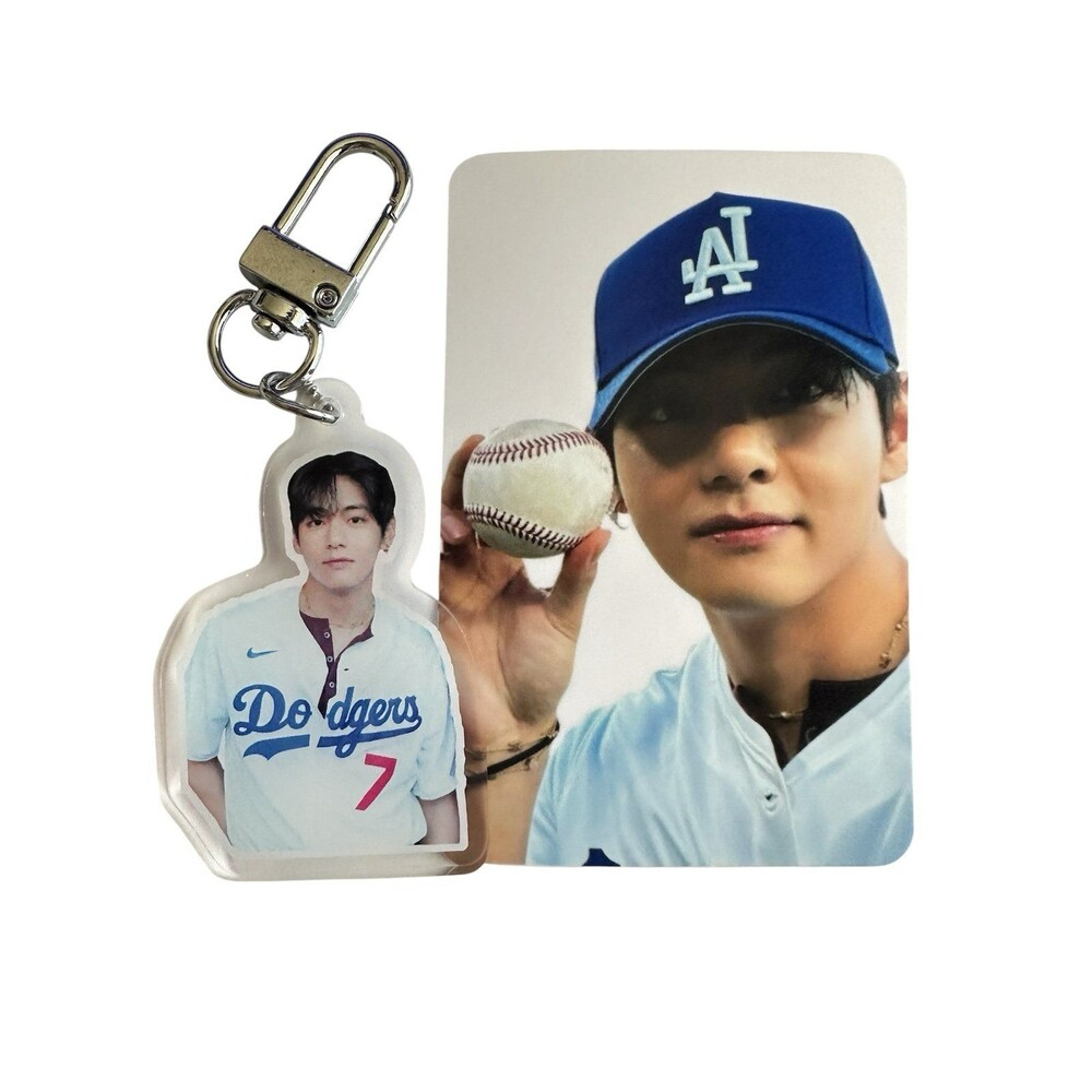 V BTS Dodgers LA Baseball Keychain Kpop Bias Taehyung Army Photo